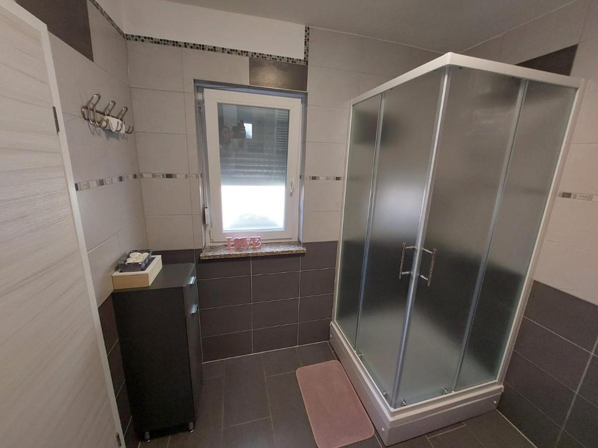Studio Apartman Marta Korenica Eksteriør billede